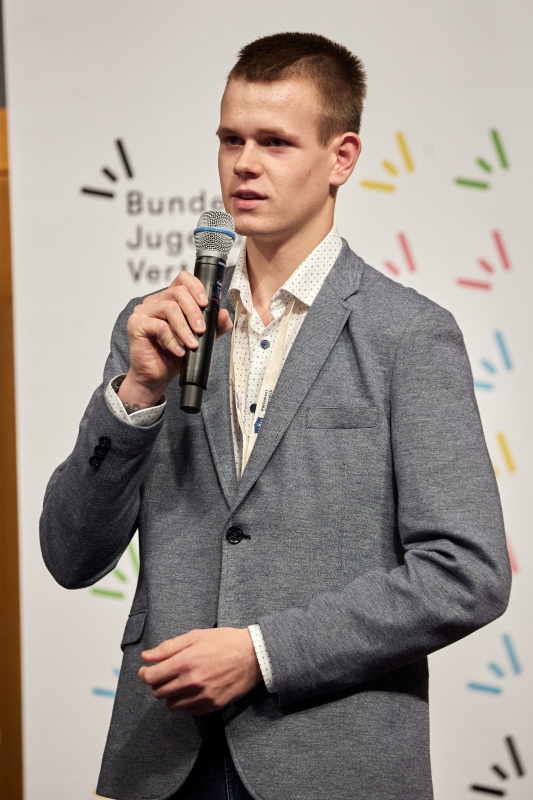 Kategorie: Klimaaktion. Nennung Siegerprojekt & Kurz-Interview. Strom von morgen - heute von uns gebaut - TFS Haslach