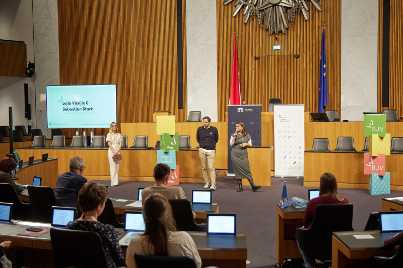 Abschluss und Ausblick. Von links: Verena Mischitz, Vorsitzende der Bundesjugendvertretung Lejla Visnjic, Vorsitzender der Bundesjugendvertretung Sebastian Stark