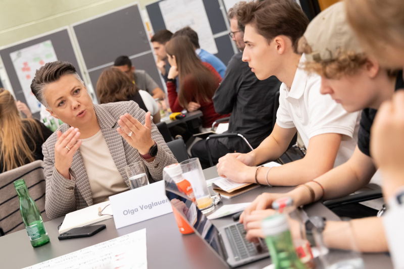 Dialogrunde mit Nationalratsabgeordneter Olga Voglauer (GRÜNE)