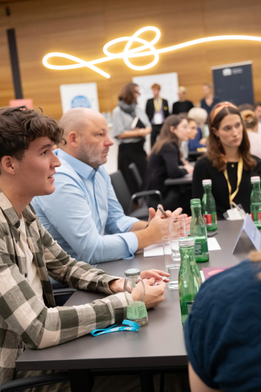 Dialogrunde mit Nationalratsabgeordnetem Thomas Spalt (FPÖ) (2. von links)
