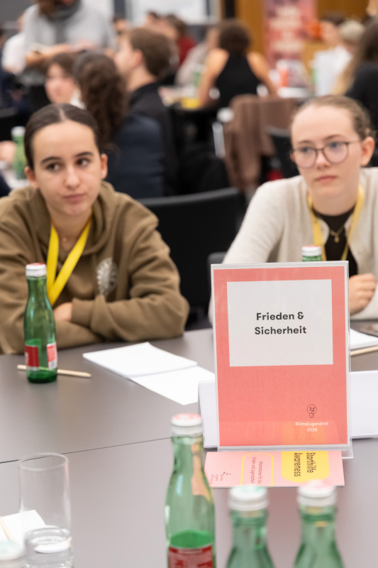 Dialogrunde mit Veranstaltungsteilnehmerinnen und -teilnehmern