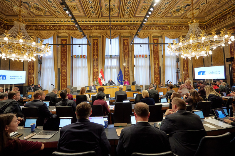 Bundesratspräsident Peter Samt (FPÖ) am Präsidium