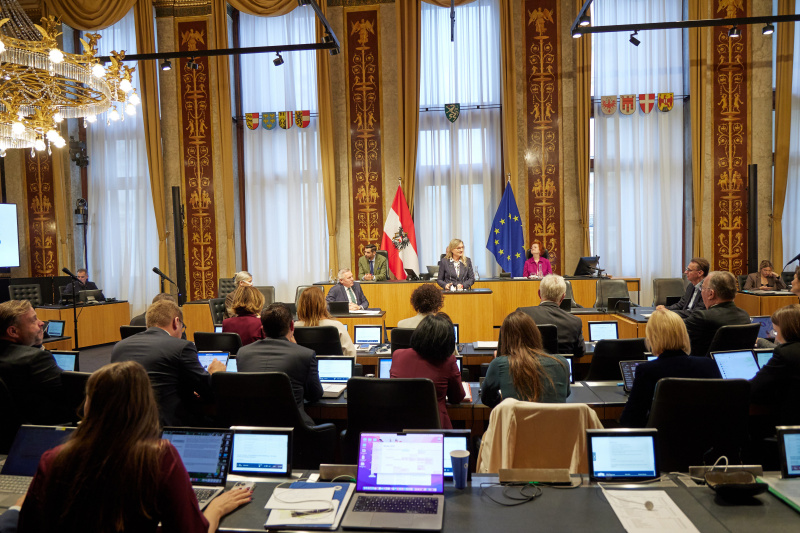 Am Rednerpult: Bundesrätin Claudia Hauschildt-Buschberger (GRÜNE)