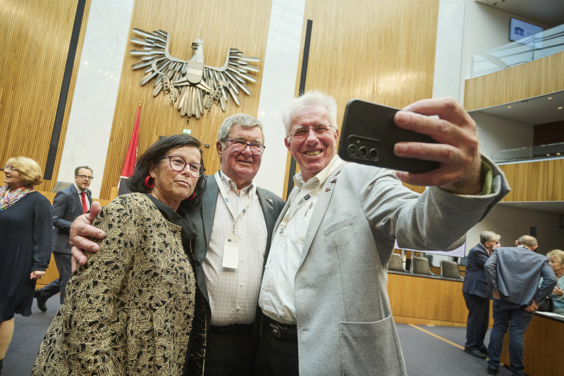 Präsidentin des Seniorenrates Birgit Gerstorfer (links) und Veranstaltungsteilnehmer