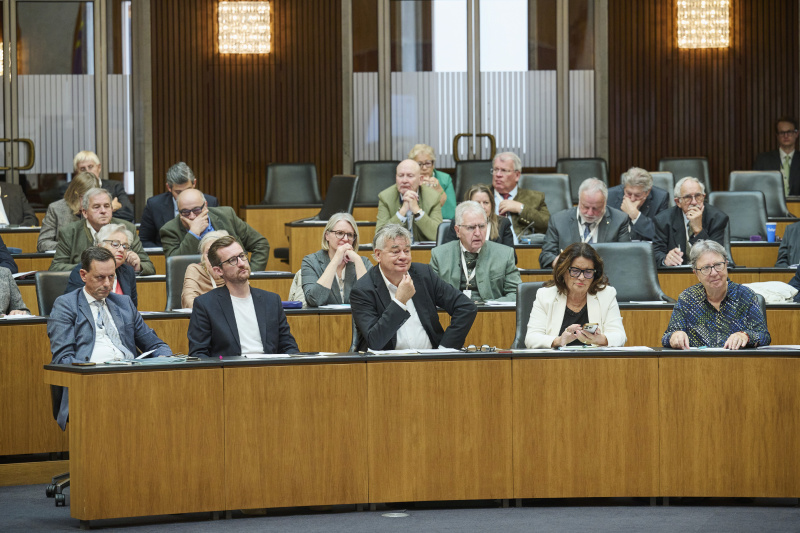 Blick Richtung Veranstaltungsteilnehmerinnen und -teilnehmer