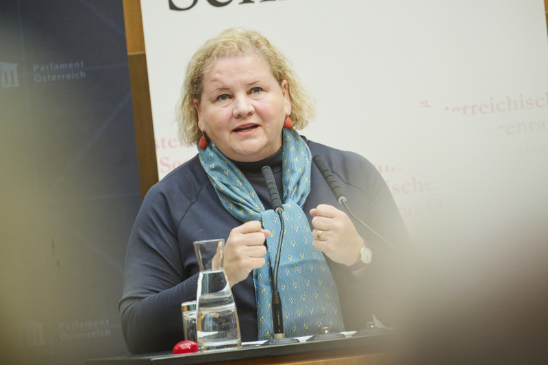 Kurzansprache Sozialministerin Korinna Schumann (SPÖ)