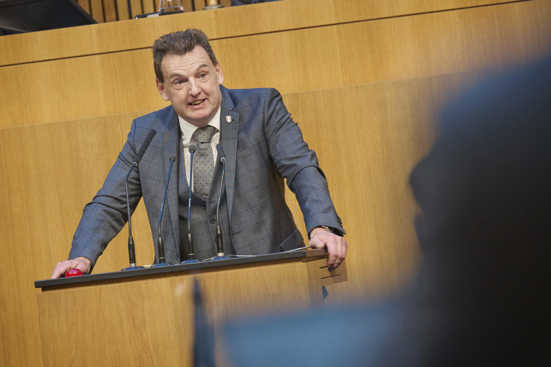 Am Rednerpult Nationalratsabgeordneter Michael Fürtbauer (FPÖ)