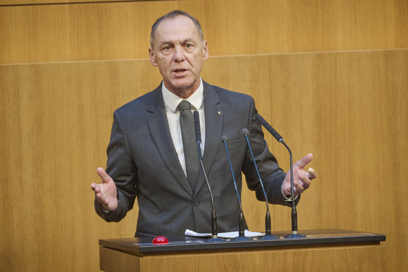 Am Rednerpult Nationalratsabgeordneter Peter Wurm (FPÖ)