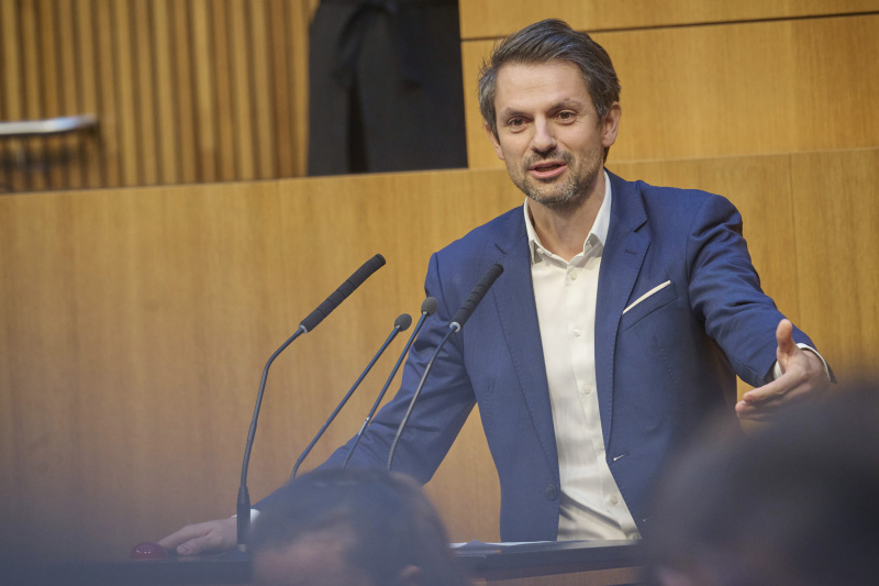 Am Rednerpult Nationalratsabgeordneter Jakob Schwarz (GRÜNE)