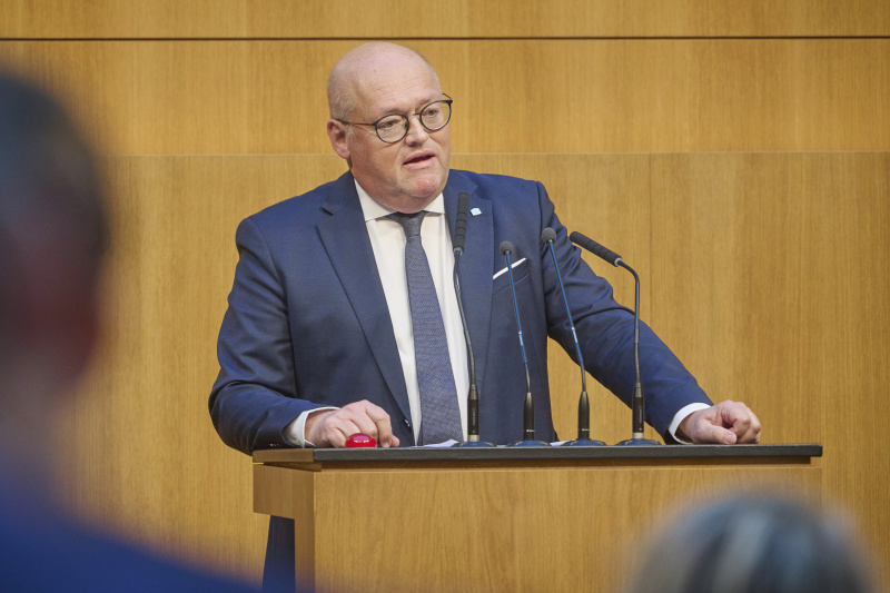 Am Rednerpult Nationalratsabgeordneter Laurenz Pöttinger (ÖVP)