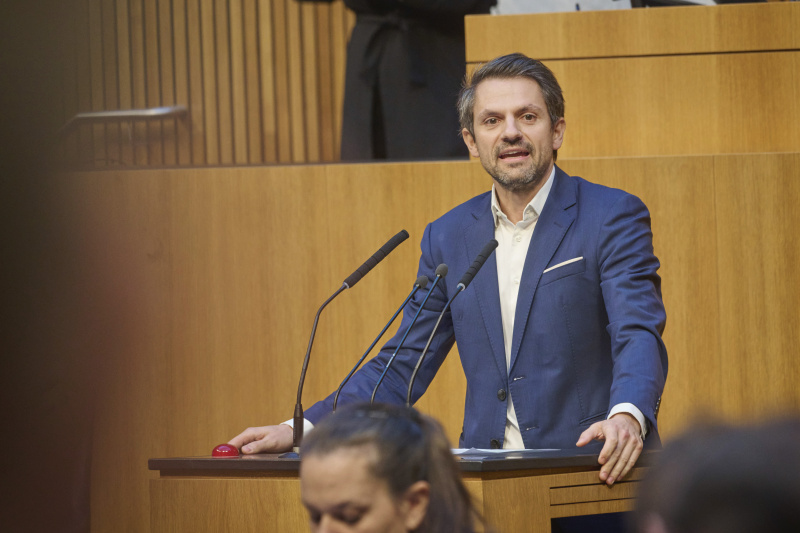 Am Rednerpult Nationalratsabgeordneter Jakob Schwarz (GRÜNE)