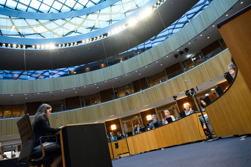 Blick Richtung in Plenum