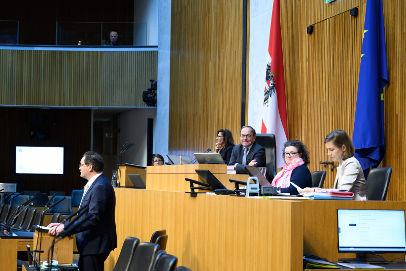 Zweiter Nationalratspräsident Peter Haubner (ÖVP) am Präsidium