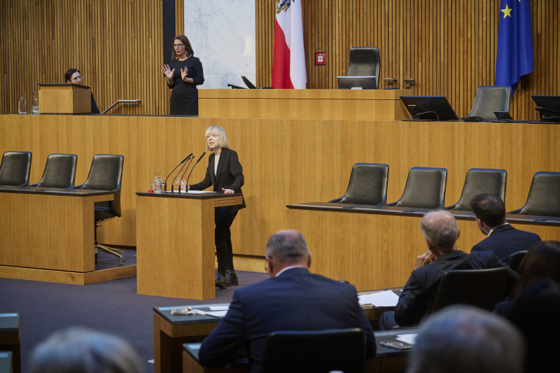 Impulsvortrag. Professorin für Schweizer Geschichte/Zeitgeschichte Universität Genf Irène Herrmann