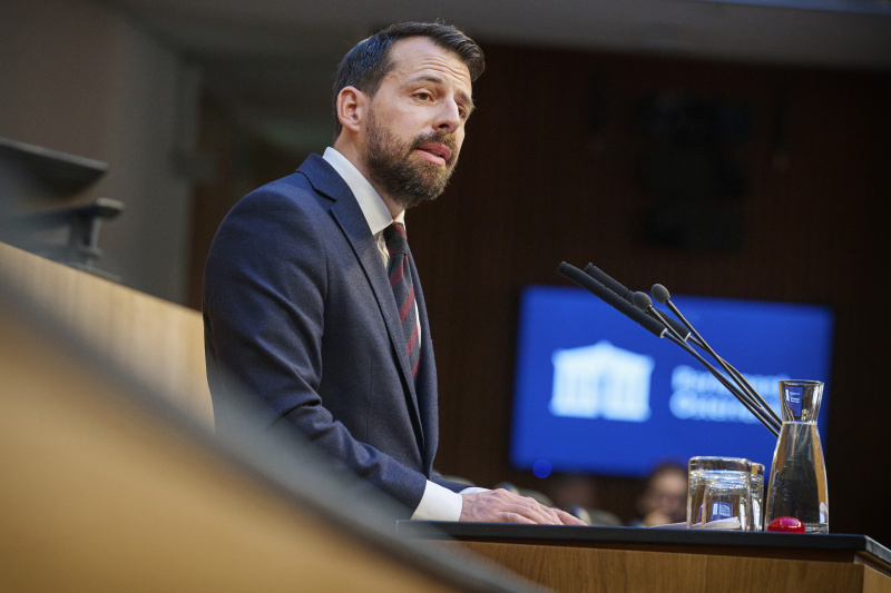 Impulsvortrag. Chef Verteidigungspolitik / Stv. Chef Strategie und Kooperation Eidgenössisches Departement für Verteidigung, Bevölkerungsschutz und Sport VBS Joachim Adler