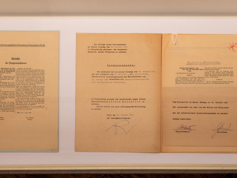 Bundesverfassungsgesetz 1955 über die Neutralität Österreichs und Mitteilung des Bundesrates über den Beschluss des Neutralitätsgesetzes