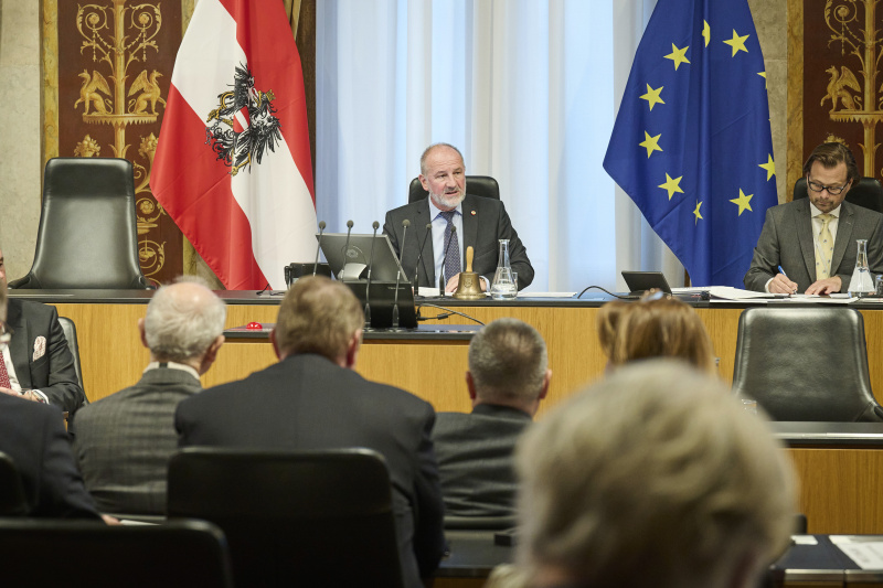 Eröffnung und Begrüßung Bundesratspräsident Peter Samt (FPÖ)