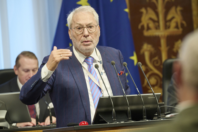 Am Rednerpult: Wissenschaftler und Buchautor Fritz Vahrenholt