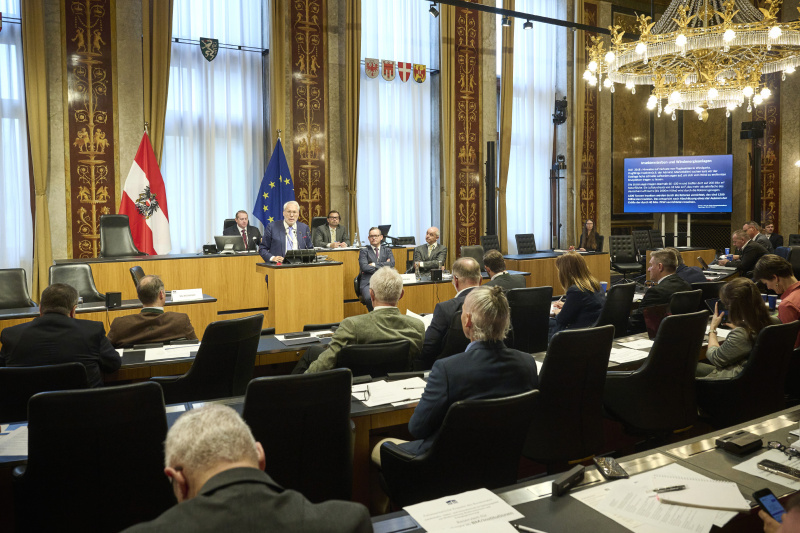 Am Rednerpult: Wissenschaftler und Buchautor Fritz Vahrenholt