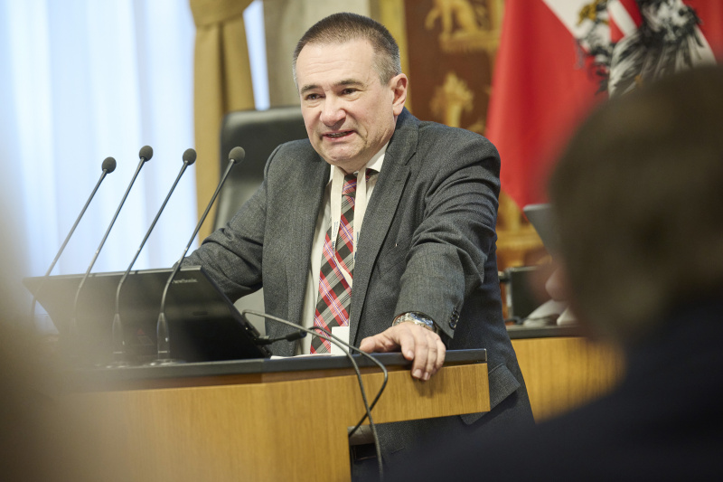 Am Rednerpult: Leiter des Department für Landschaft, Wasser und Infrastruktur, BOKU Wien Gernot Stöglehner