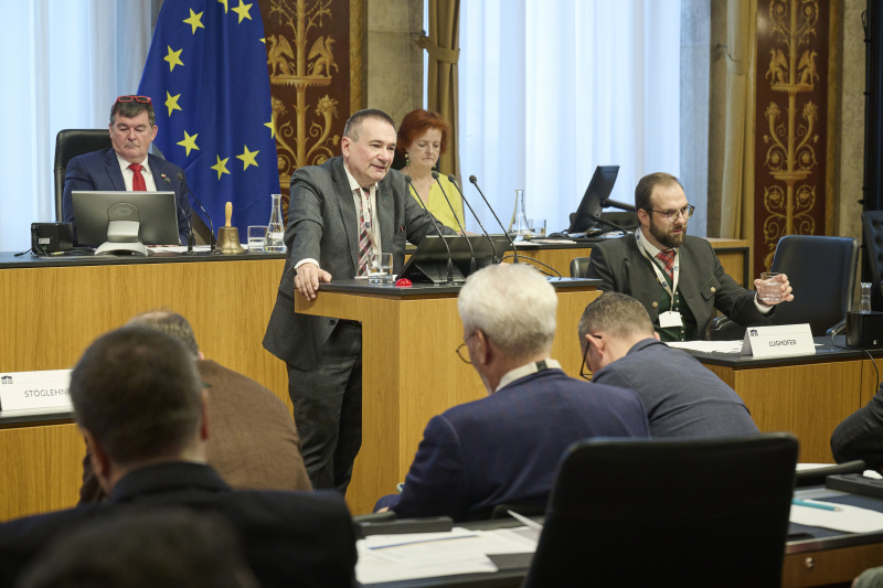 Am Rednerpult: Leiter des Department für Landschaft, Wasser und Infrastruktur, BOKU Wien Gernot Stöglehner