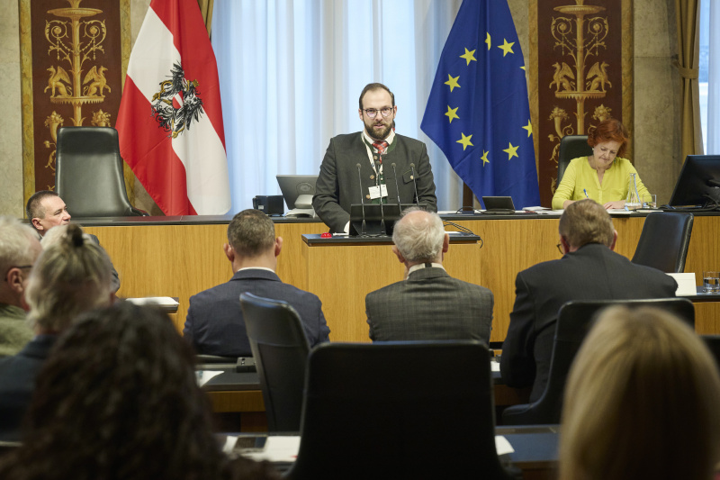 Am Rednerpult: Umweltanwalt und Leiter der Umweltanwaltschaft, Landesregierung Steiermark Maximilian Lughofer