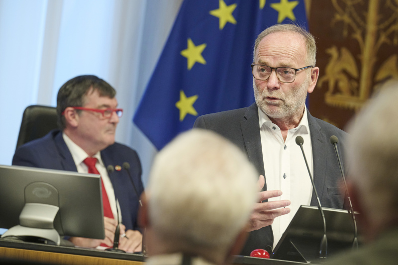 Am Rednerpult: Bundesrat Silvester Gfrerer (ÖVP)