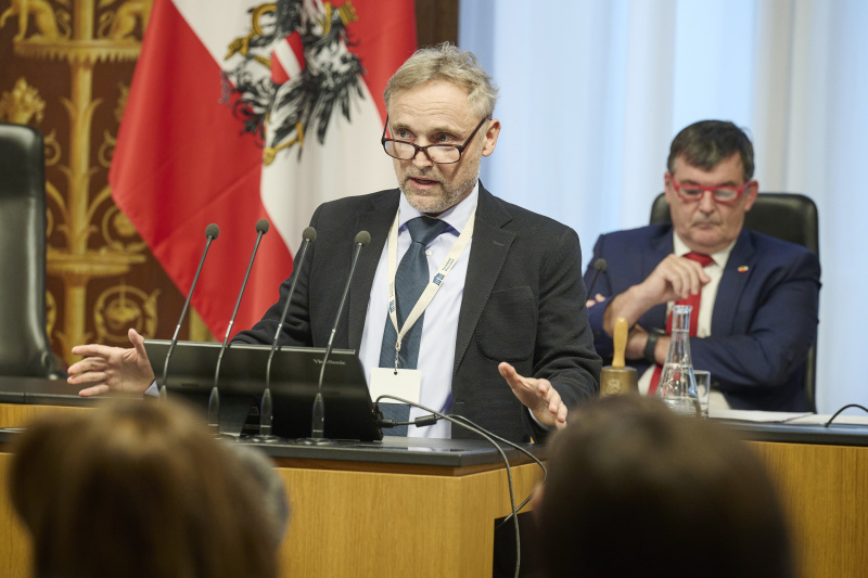 Am Rednerpult: Referat für Rechts- und Umweltpolitik, Landwirtschaftskammer Österreich Martin Längauer
