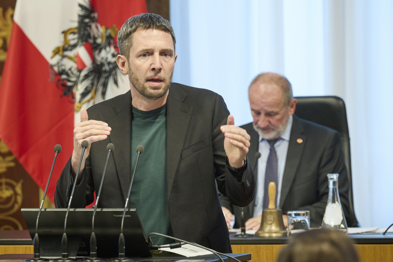 Am Rednerpult: Leiter der Abteilung Klima, Umwelt und Verkehr, Arbeiterkammer Wien Lukas Oberndorfer