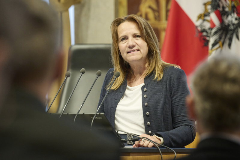 Am Rednerpult: Bundesrätin Johanna Miesenberger (ÖVP)