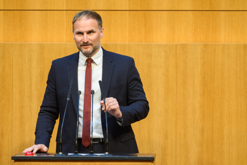 Am Rednerpult: Nationalratsabgeordneter Janos Juvan (NEOS)