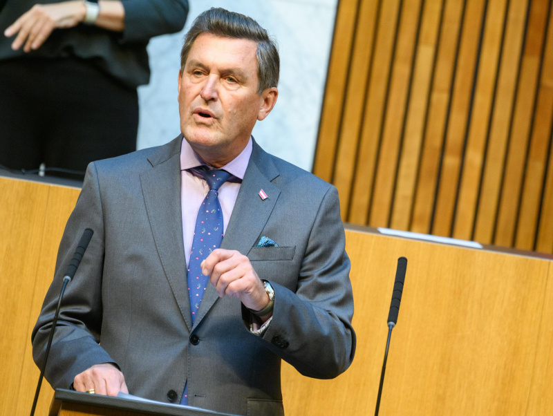 Auf der Regierungsbank: Bundesminister für Innovation, Mobilität und Infrastruktur Peter Hanke (SPÖ)