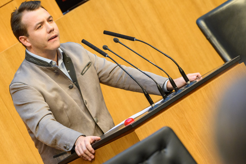 Am Rednernpult: Nationalratsabgeordneter Maximilian Weinzierl (FPÖ)