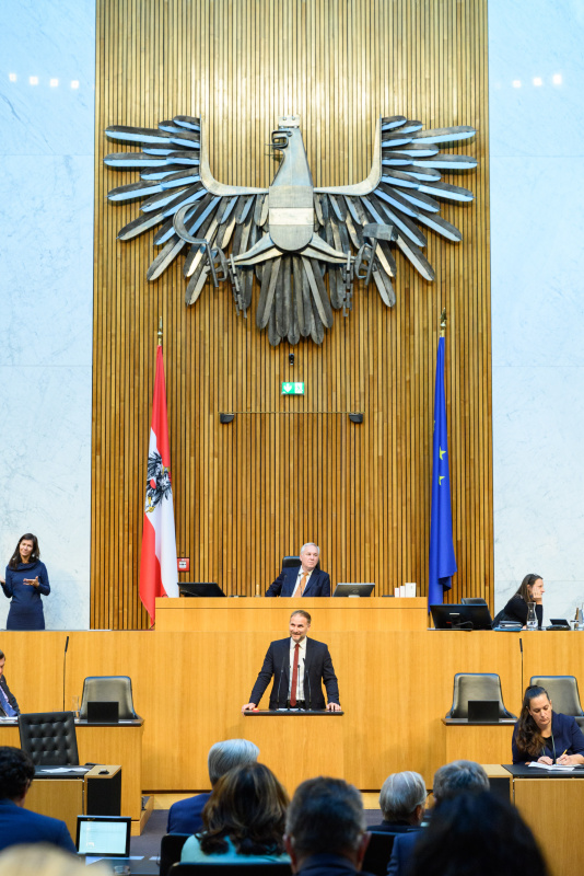 Am Rednerpult: Nationalratsabgeordneter Janos Juvan (NEOS)