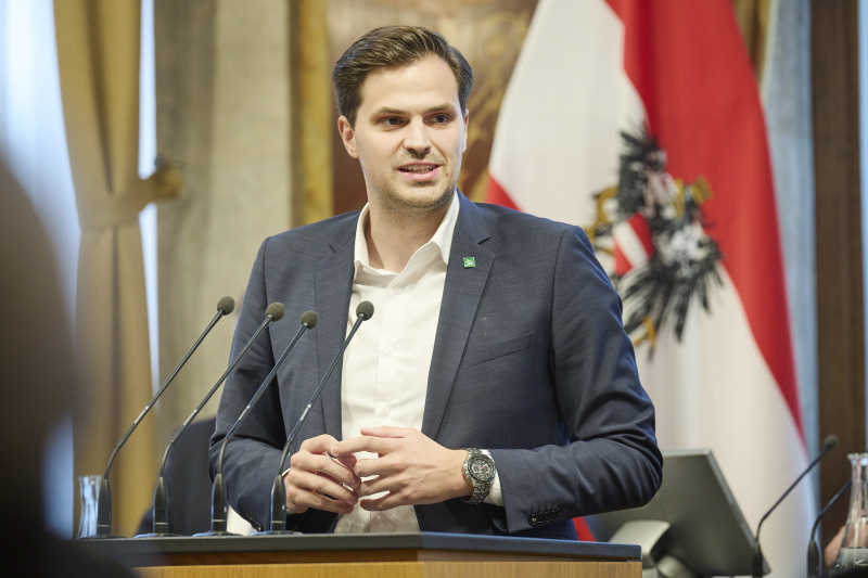 Am Rednerpult Bundesrat Sebastian Stark (ÖVP)