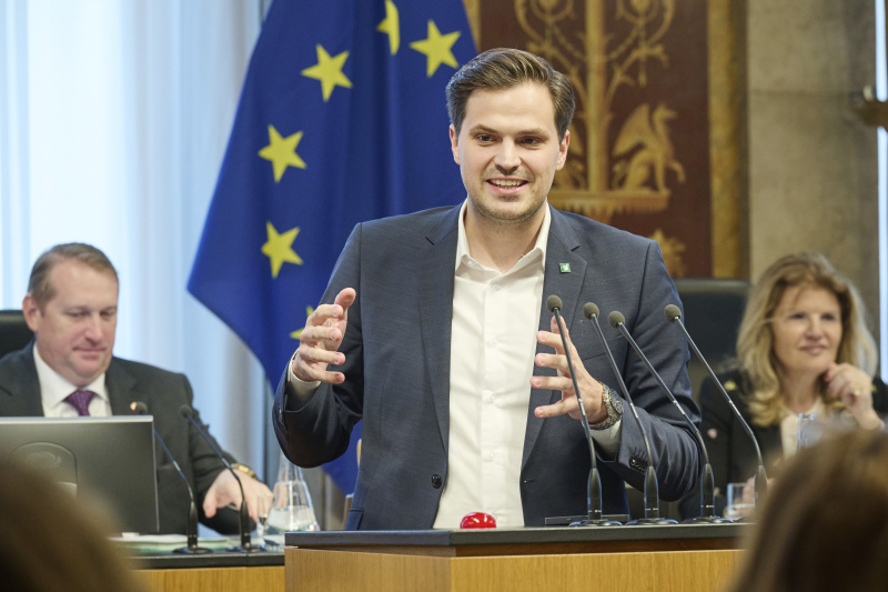 Am Rednerpult Bundesrat Sebastian Stark (ÖVP)