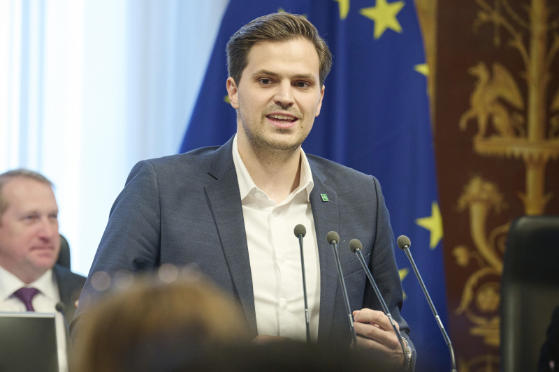 Am Rednerpult Bundesrat Sebastian Stark (ÖVP)