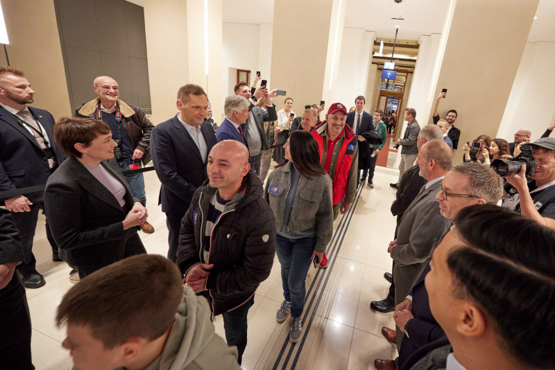 Eintreffen der ersten Besucherinnen und Besucher