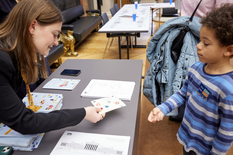 Malstation im Empfangssalon