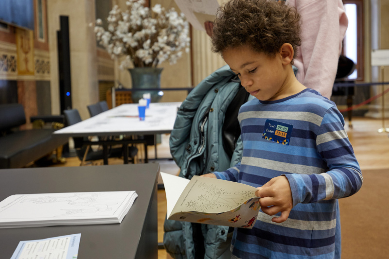 Malstation im Empfangssalon