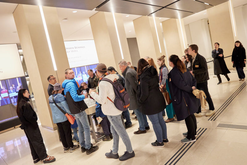 Beginn des Rundgangs in der Agora