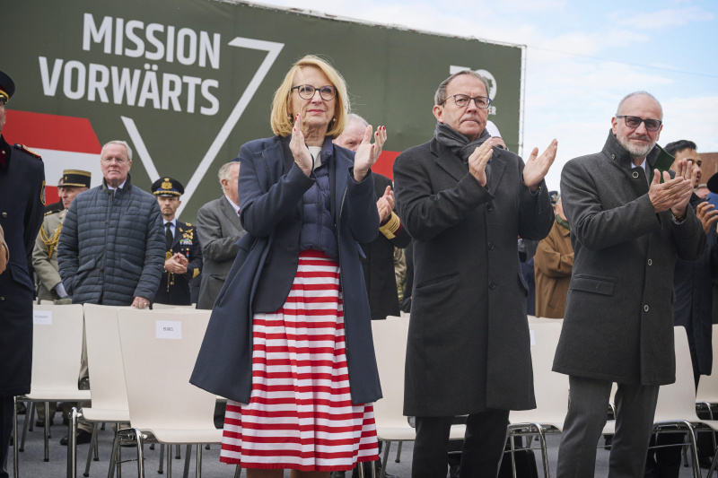 Von links: Dritte Nationalratspräsidentin Doris Bures (SPÖ), Zweiter Nationalratspräsident Peter Haubner (ÖVP), Bundesratspräsident Peter Samt (FPÖ)