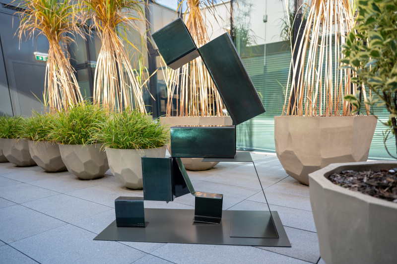 Johann Georg Gsteu - Denker/in. 2009/1010. Stahl. 134x23x99 cm. Martaretha Lupac-Stiftung. Schenkung von Eva Gsteu-Kirschbaum