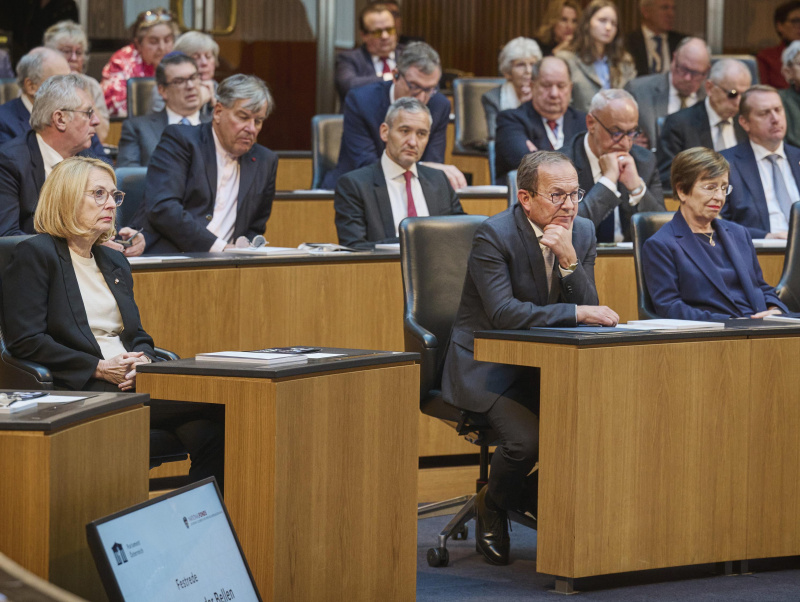 Dritte Nationalratspräsidentin Doris Bures (SPÖ), Zweiter Nationalratspräsident Peter Haubner (ÖVP), Doris Schmidauer