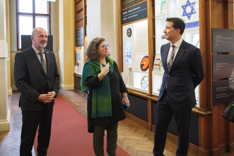 Führung. Von links: Bundesratspräsident Peter Samt (FPÖ), Abteilungsleiterin 5.3 - Information und Service Barbara Blümel, Schweizer Ständeratspräsident Andrea Caroni