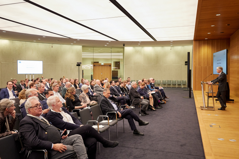 Abschlussworte Parlamentsdirektor Harald Dossi