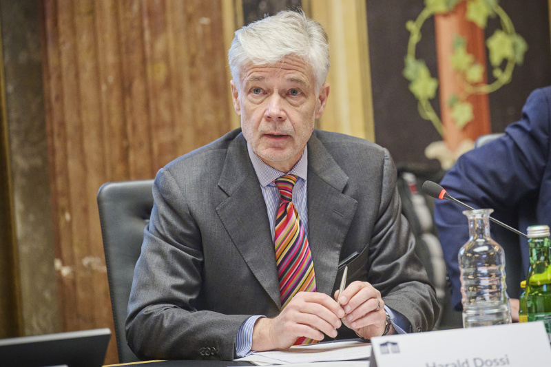 Grußworte Parlamentsdirektor Harald Dossi