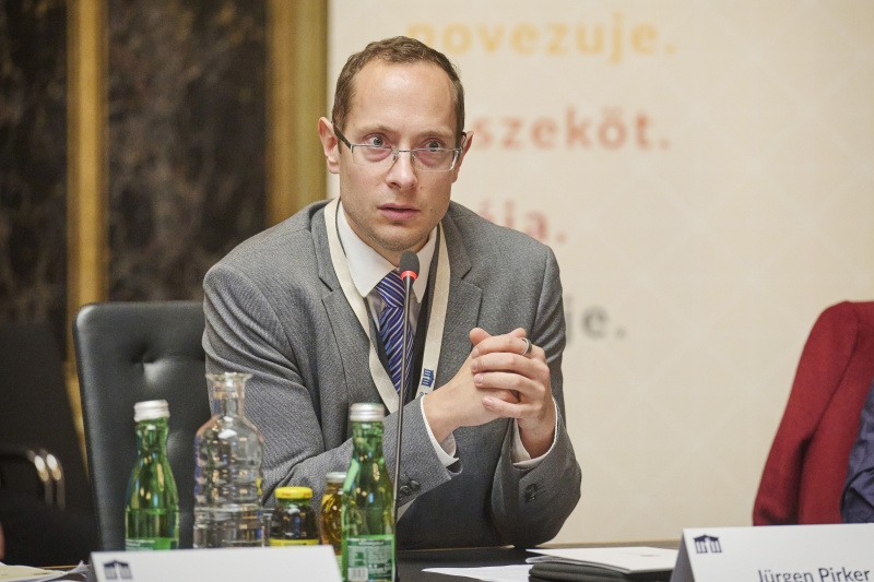 Inhaltliche Einführung Kurator Jürgen Pirker