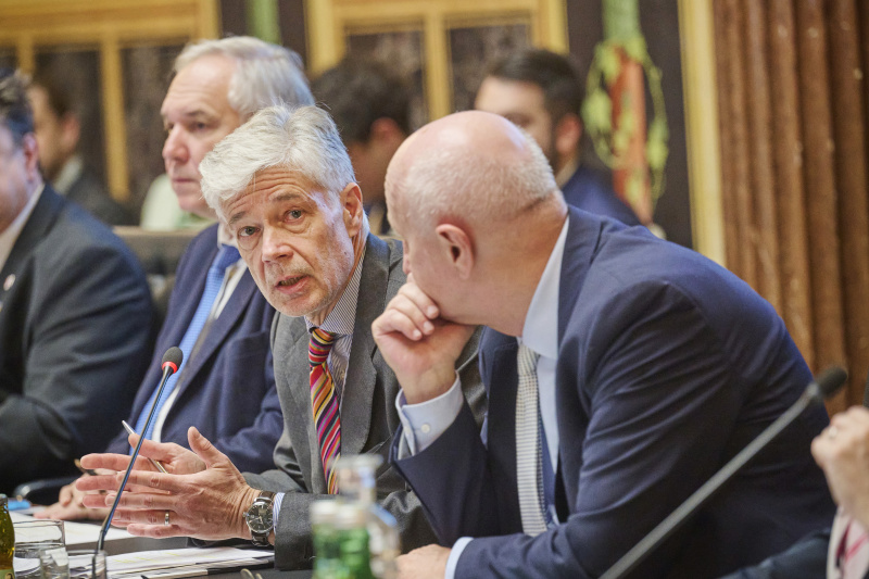 Grußworte Parlamentsdirektor Harald Dossi