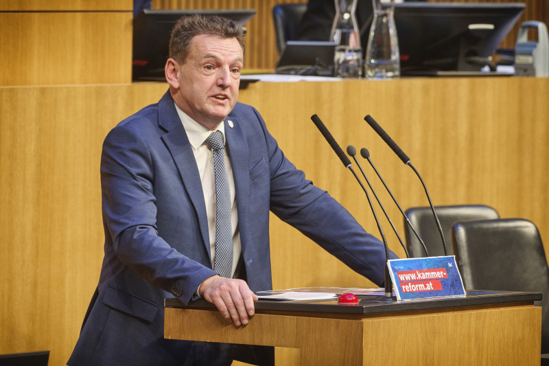 Am Rednerpult: Nationalratsabgeordneter Michael Fürtbauer (FPÖ)